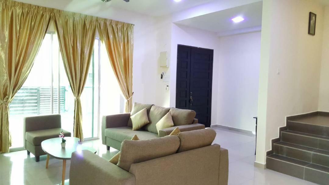 Ipoh Easteden Homestay Esterno foto